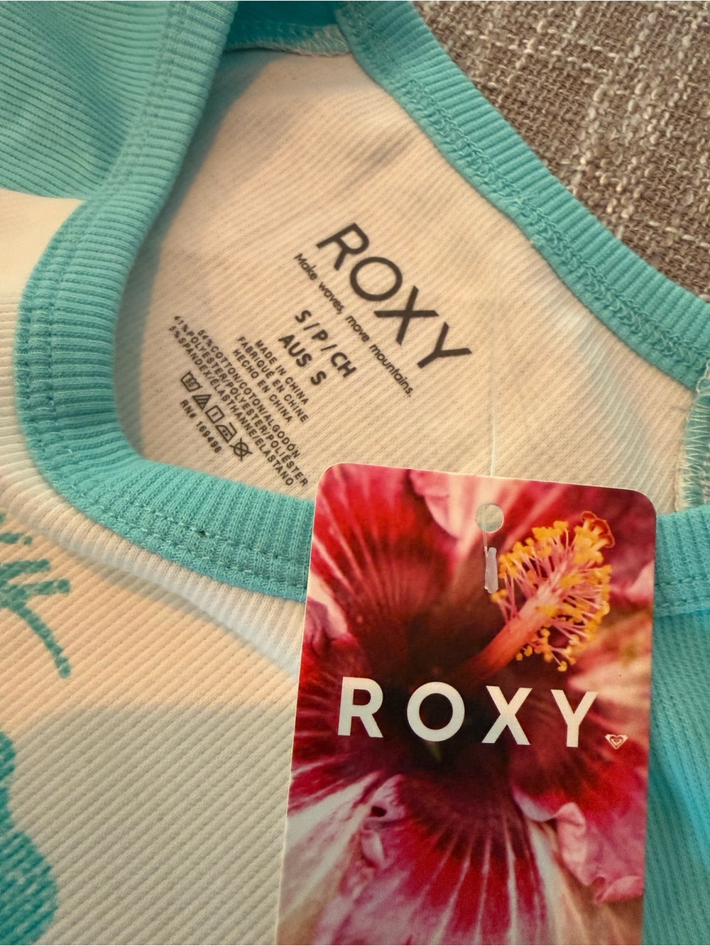 Roxy BRAND NEW BABY TEE WOMENS SMALL - Picture 2 of 3